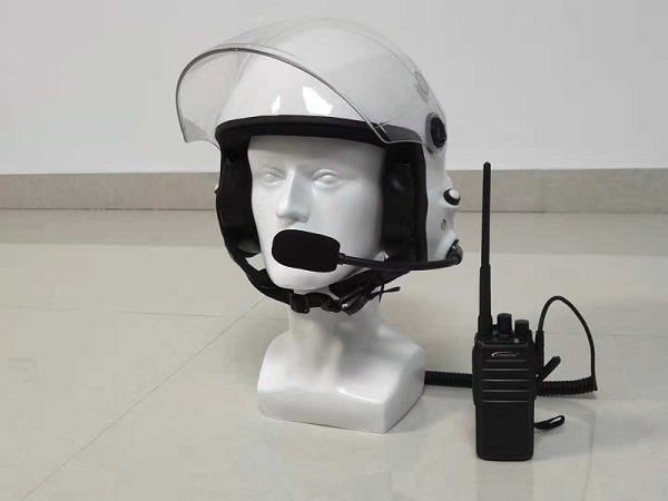 Communication helmet